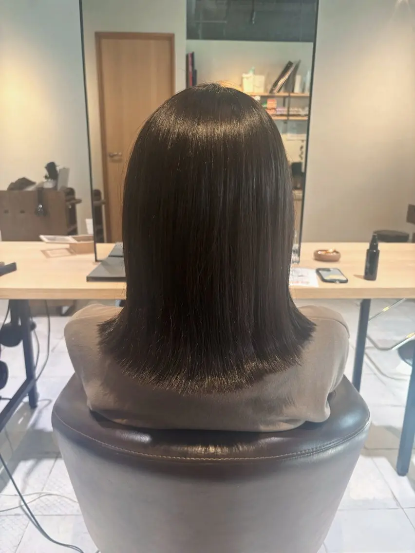 ミディアム 髪質改善 カット ヘアカラー トリートメント 尾形 百花のヘアスタイル