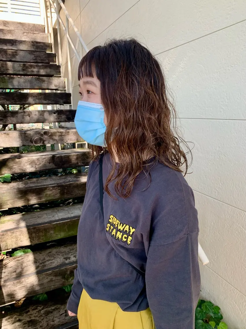 ミディアム パーマ 荒島 由佳のヘアスタイル