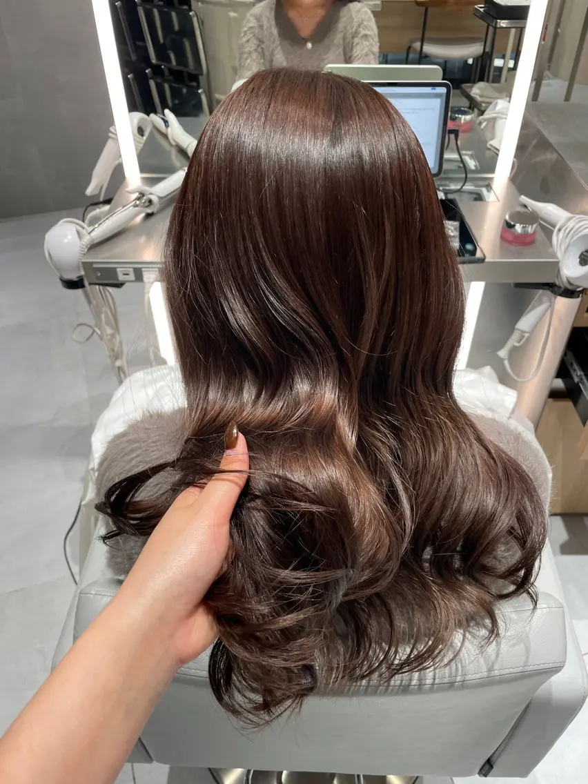 ロング カラー スズキ マユウのヘアスタイル