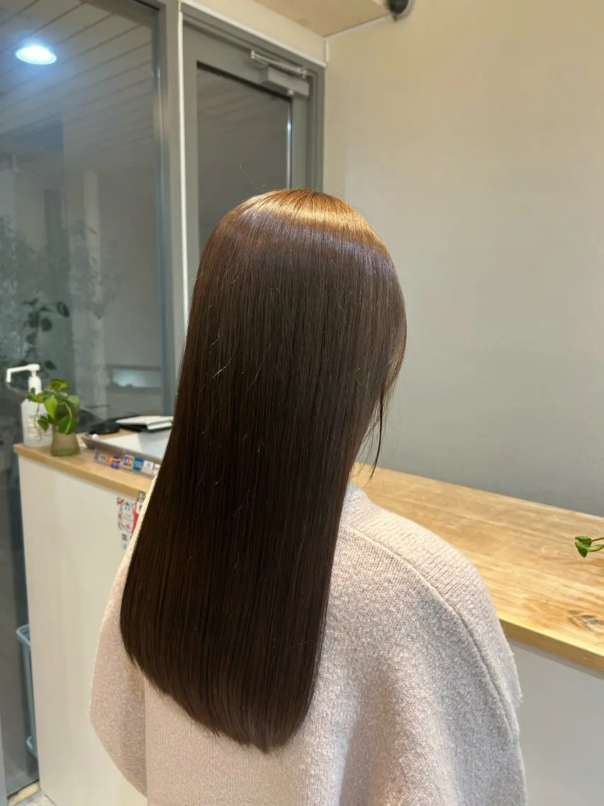 ロング カラー グレージュ カット ウジイエ ミユウのヘアスタイル