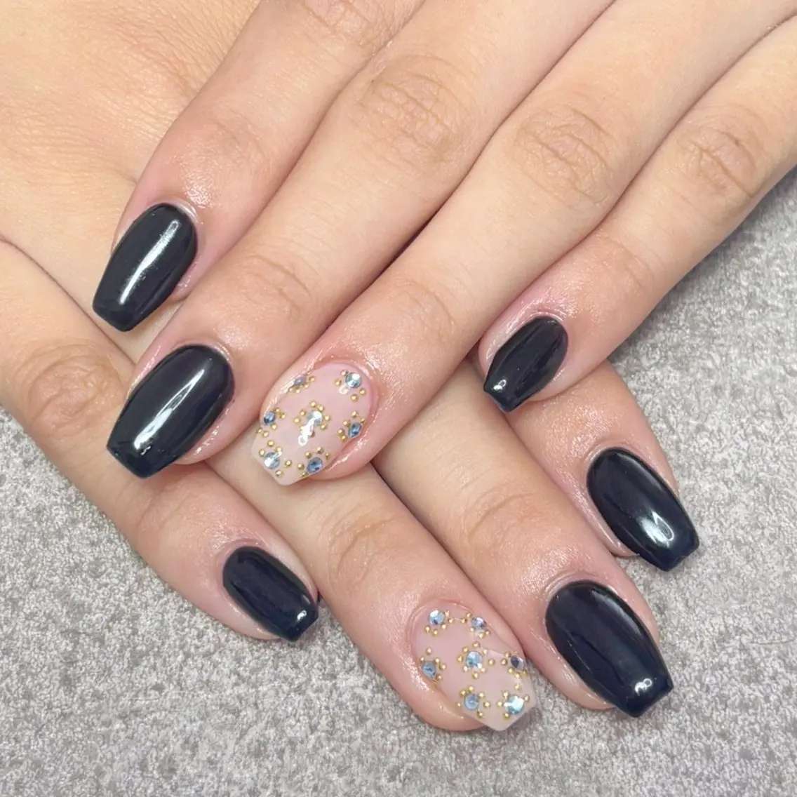 ネイル ハンドネイル nailroom DIASOMNIAのネイルデザイン