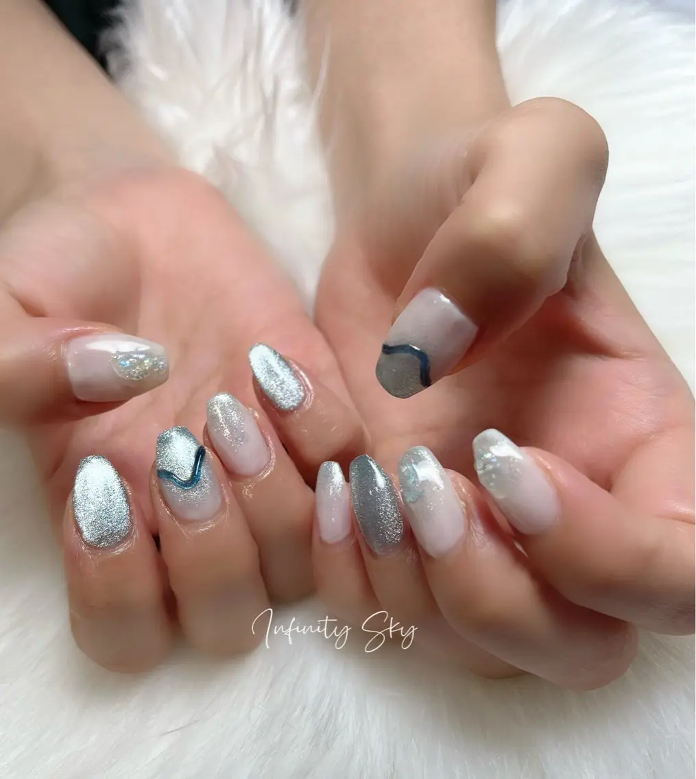 ネイル ブルー ニュアンスネイル 夏ネイル infinity skyのネイルデザイン