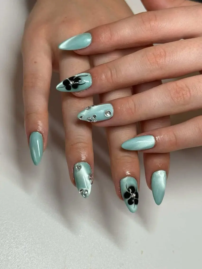 ネイル アートネイル ボルドー フレンチネイル ジェルネイル 氷ネイル・うるうるネイル ハンドネイル Julie NailSalonのネイルデザイン