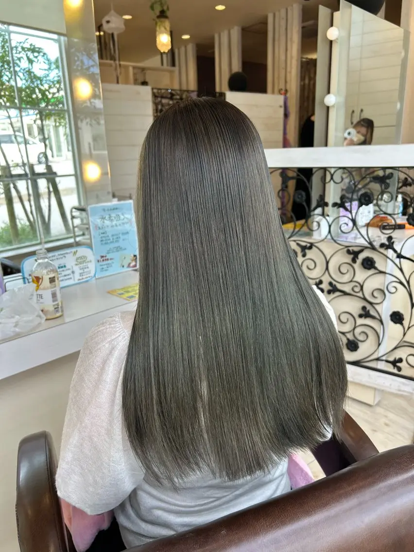 ロング カラー ベージュカラー ブリーチ ケアブリーチ ダブルカラー インナーカラー 東恩納 誠のヘアスタイル