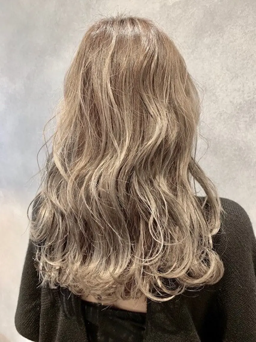 ロング ヘアカラー Love&Hair Breit/下川のヘアスタイル