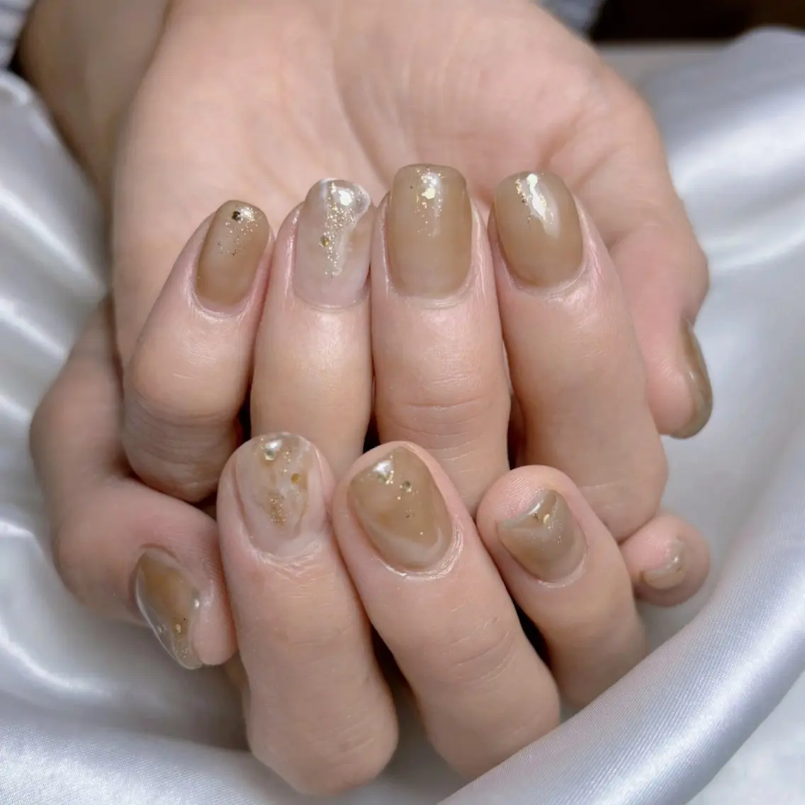 ネイル ブラウン 持ち込み ニュアンスネイル うるつやネイル🫧 Amiのネイルデザイン