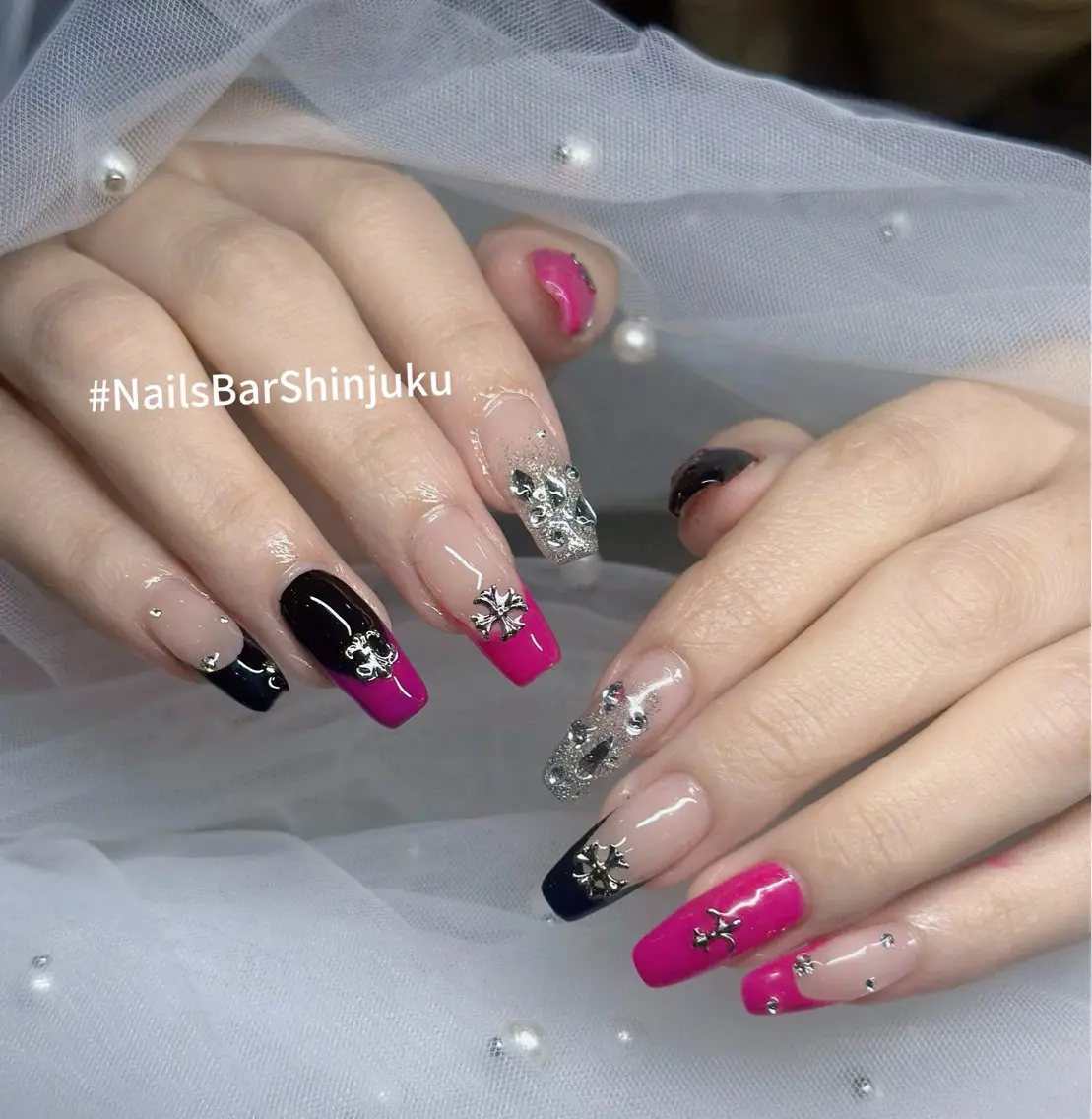 ネイル ボルドー ブラウン チークネイル ドット フットネイル ハンドネイル NAILS BAR SHINJUKUのネイルデザイン