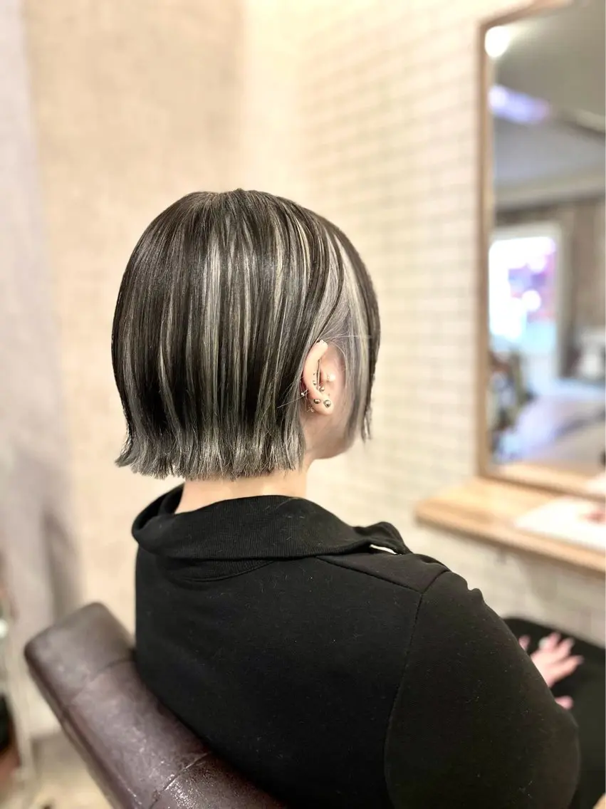 ショート カラー 縮毛矯正/ レイヤー/ミディアムのヘアスタイル
