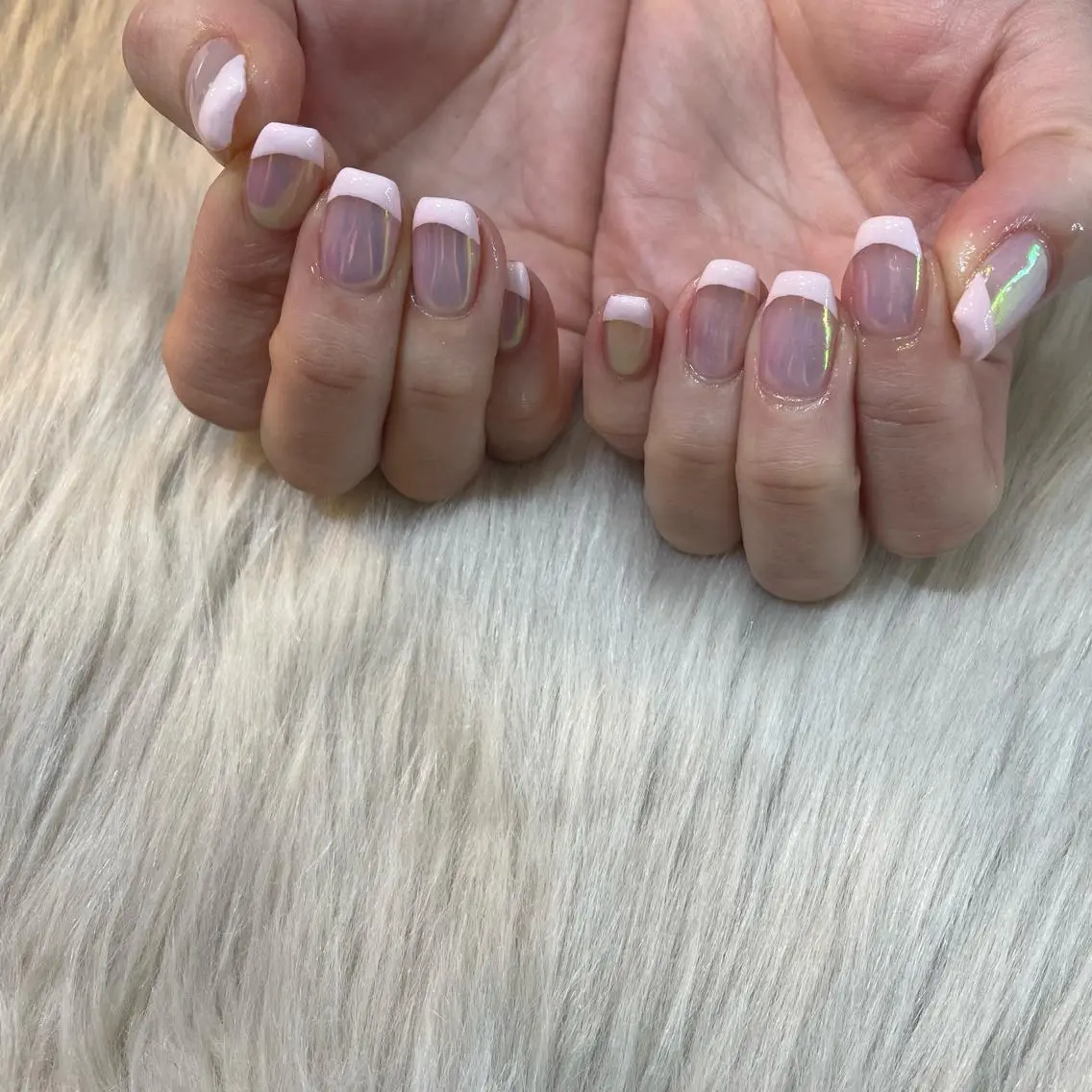 ネイル オーロラネイル フレンチネイル Nail Salon Gummi.のネイルデザイン