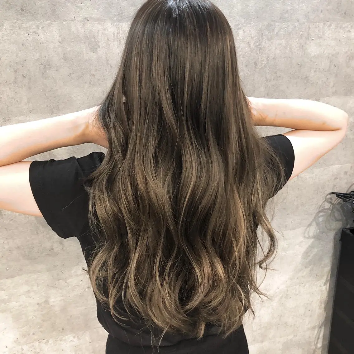 ロング カラー ハイライトカラー ハイライト ✨MiL✨ ✨心斎橋✨のヘアスタイル