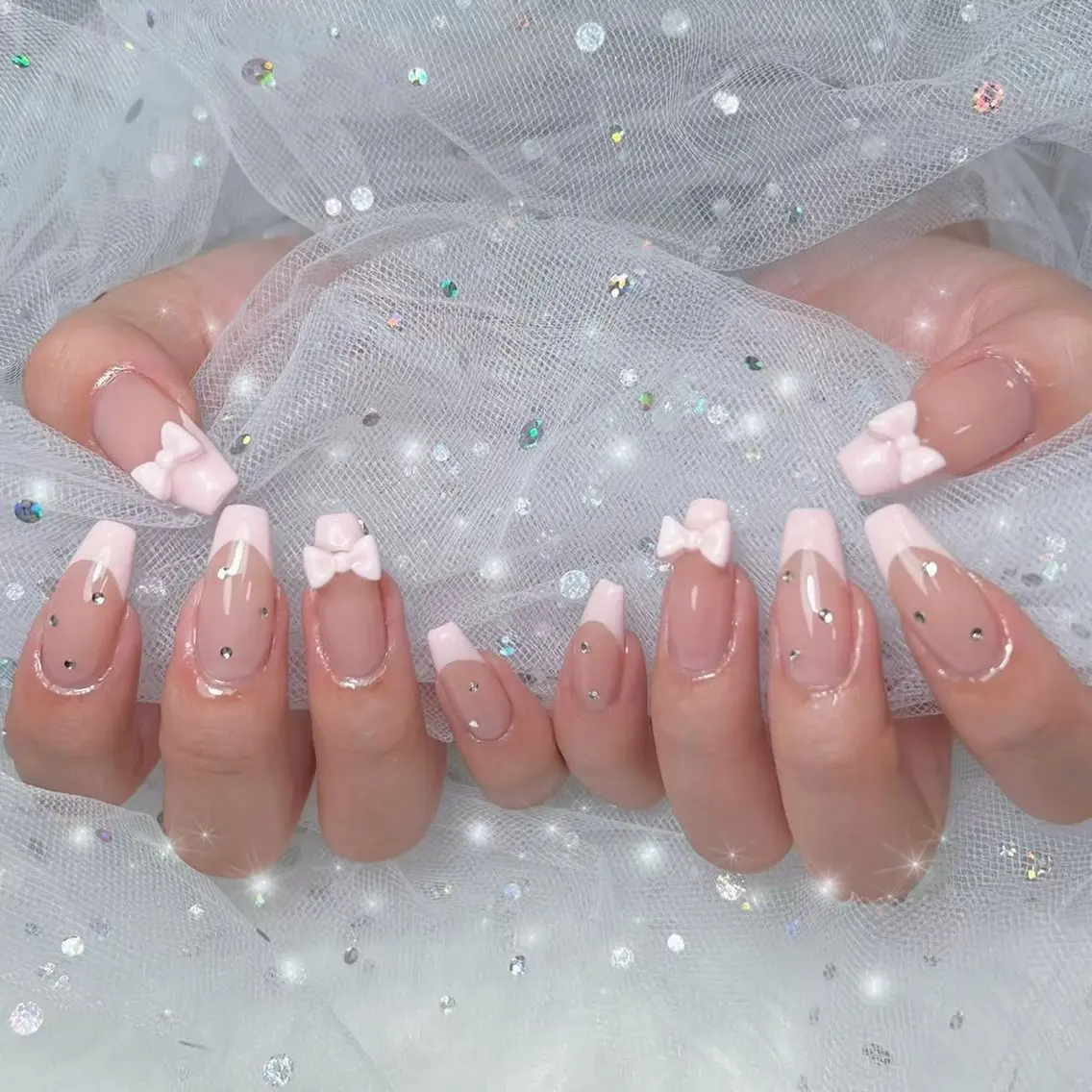 ネイル 長さ出し キラキラネイル 韓国ネイル ロングネイル ワンホンネイル ハンドネイル Josie nail salonのネイルデザイン
