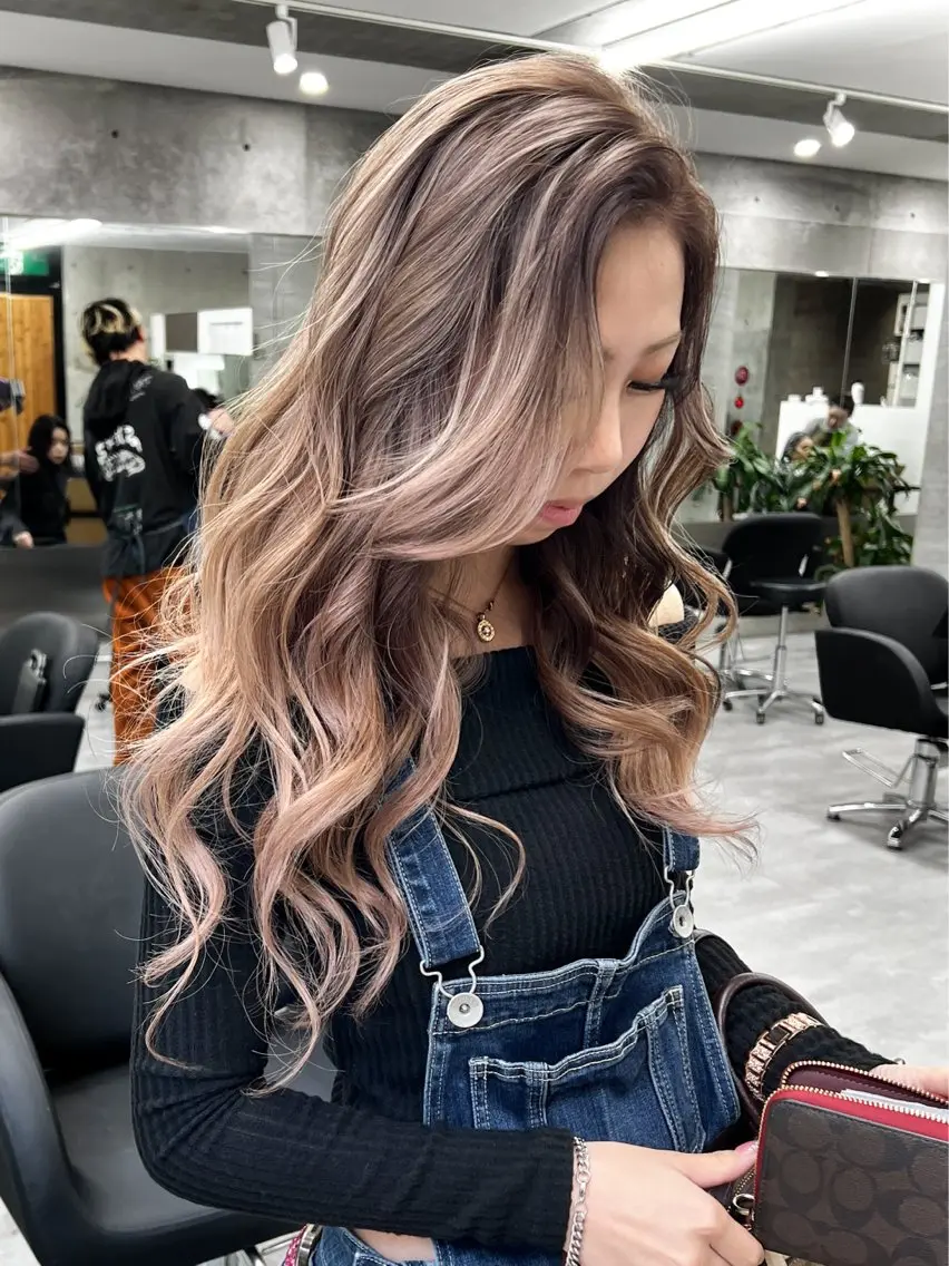 ロング カラー バレイヤージュ ブリーチ レイヤーカット welring hair salonのヘアスタイル