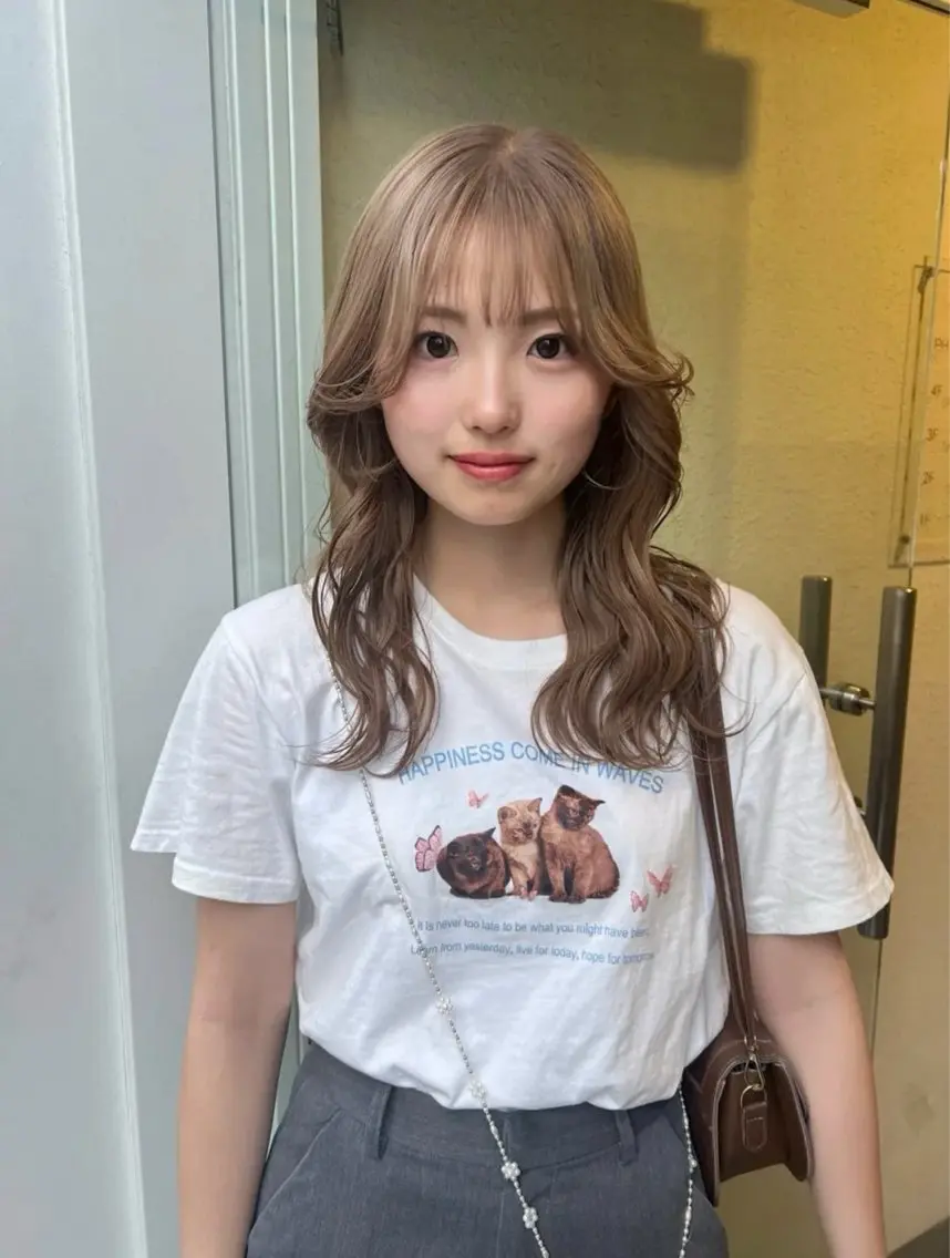 セミロング ヘアカラー siki hinaのヘアスタイル