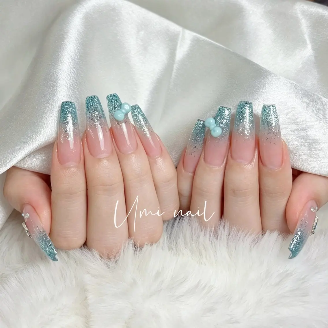 ネイル クリアネイル 成人式 長さ出し フラッシュネイル フットネイル Umi.せい 🫧のネイルデザイン