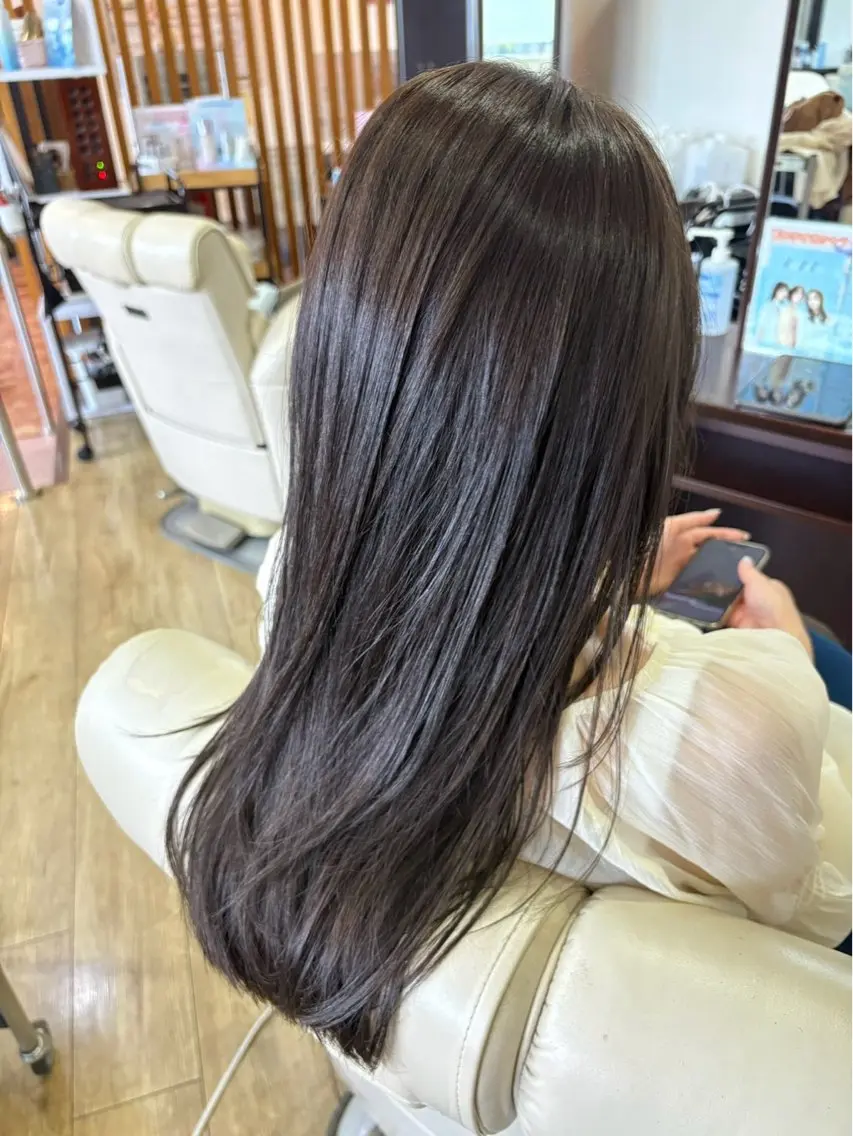 ロング レイヤーカット カット ヘアカラー 透明感カラー 山田真生のヘアスタイル