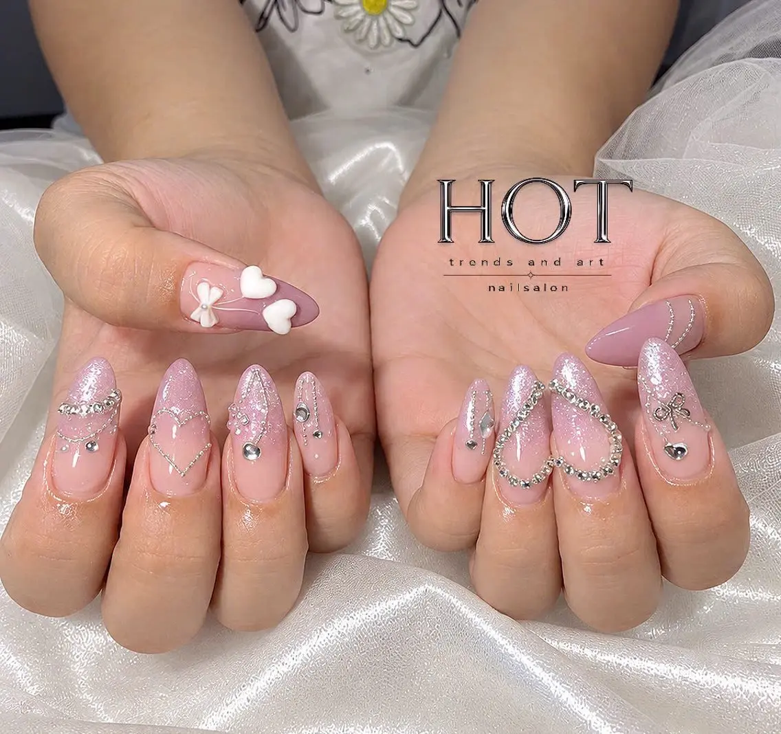 ネイル アートネイル オーロラネイル クリアネイル 長さ出し フレンチネイル ハンドネイル HOT Nail Salonのネイルデザイン