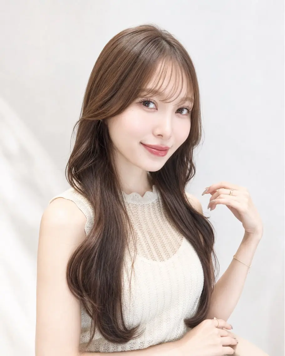ロング ロングレイヤー くびれヘア レイヤーカット ロング シースルーバング カット ヘアカラー トリートメント 🧡くびれヘア/前髪 顔周り🧡久原結衣のヘアスタイル
