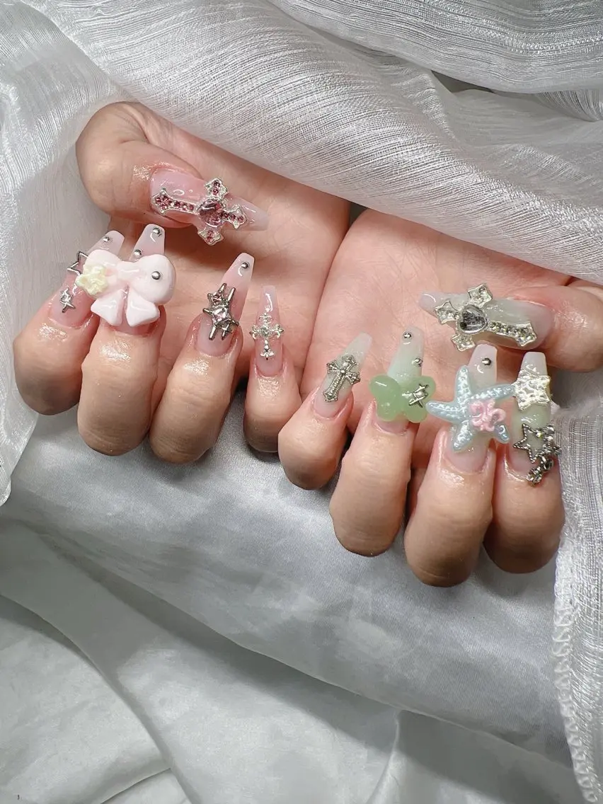 ネイル ハンドネイル Lee Nailsのネイルデザイン