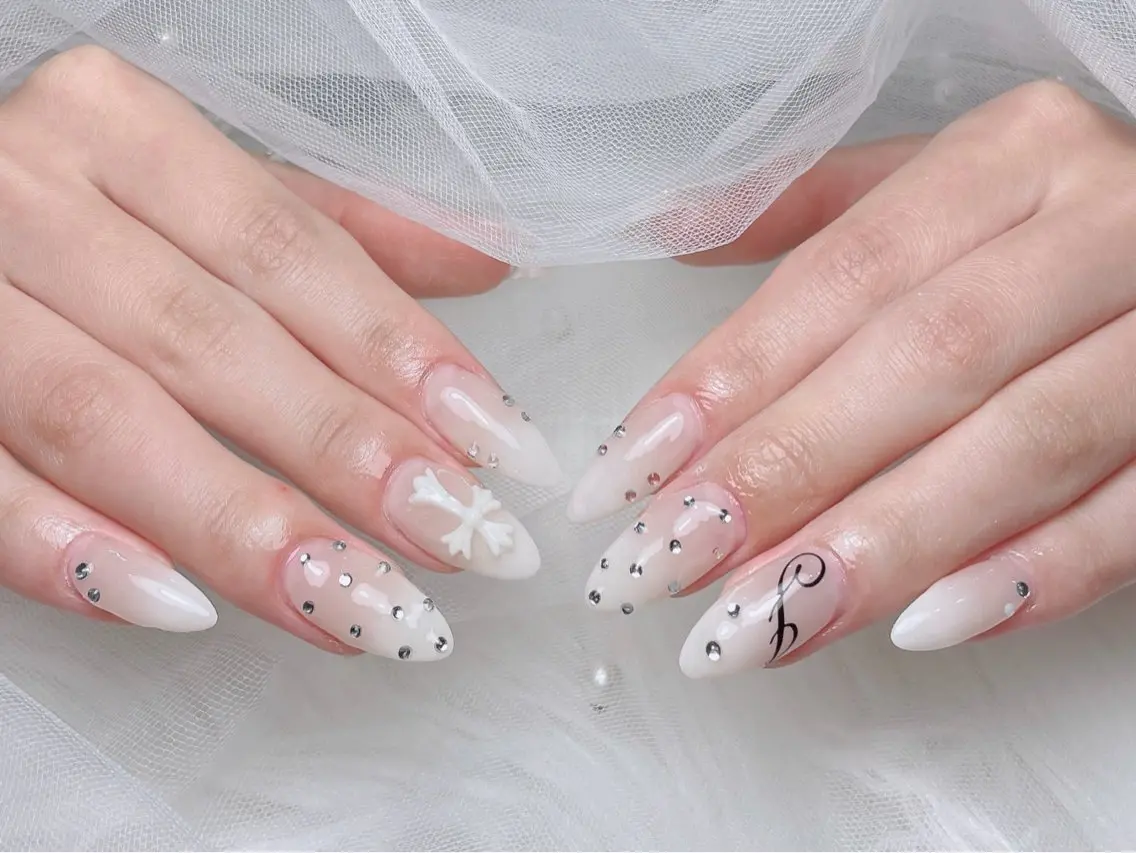 ネイル アートネイル オーロラネイル フレンチネイル ジェルネイル グラデーション ハンドネイル Sora nail 長さ出し専門店のネイルデザイン