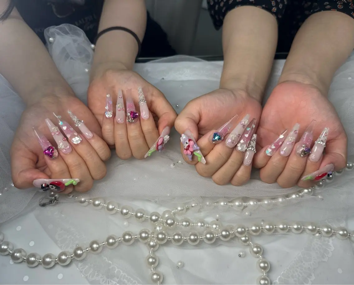 ネイル おそろいネイル ハンドネイル Queen nailのネイルデザイン