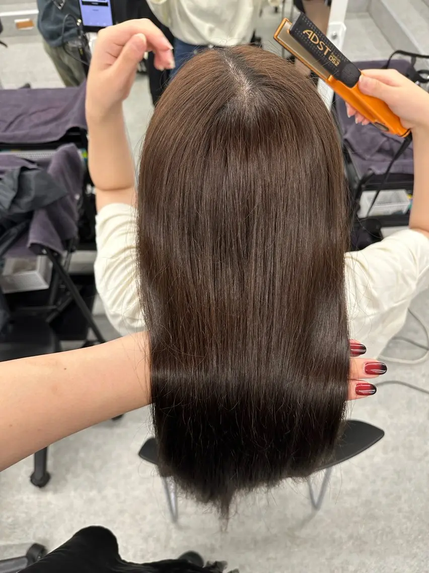 セミロング カラー ヘアアレンジ 🫧モテる💗ダメー ジレスハイトーン🫧のヘアスタイル