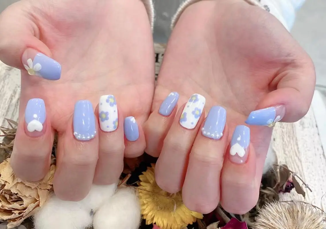 ネイル ブルー フラワーネイル ハート Babarla Nailのネイルデザイン