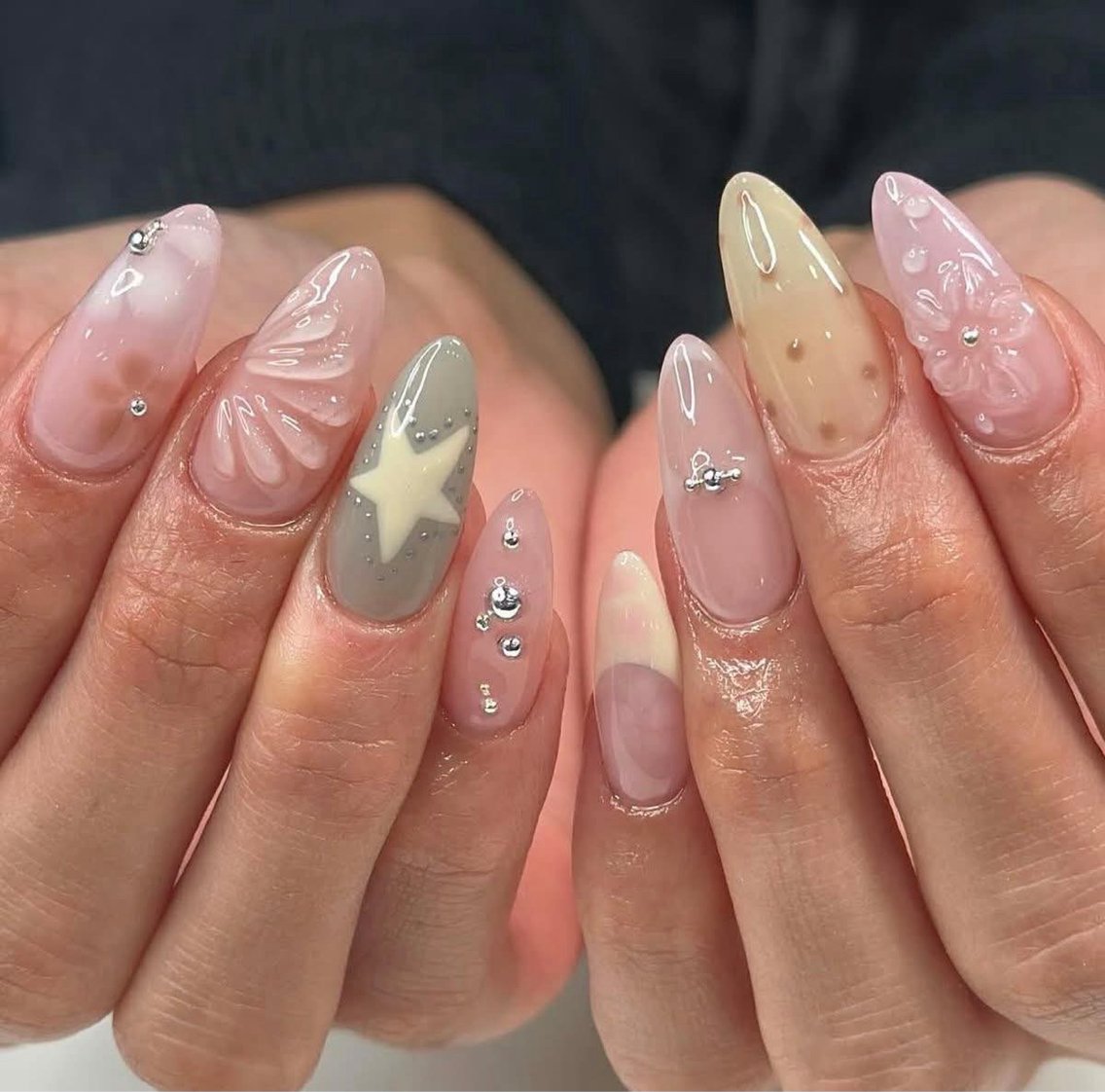 ネイル 長さ出し フレンチネイル ジェルネイル ガーリー キラキラネイル ハンドネイル Kaki ちゃんのネイルデザイン