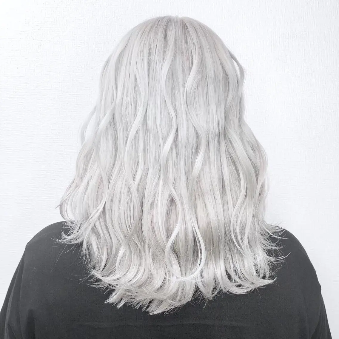 ロング カラー JuNブリーチに 縮毛矯正するプロのヘアスタイル