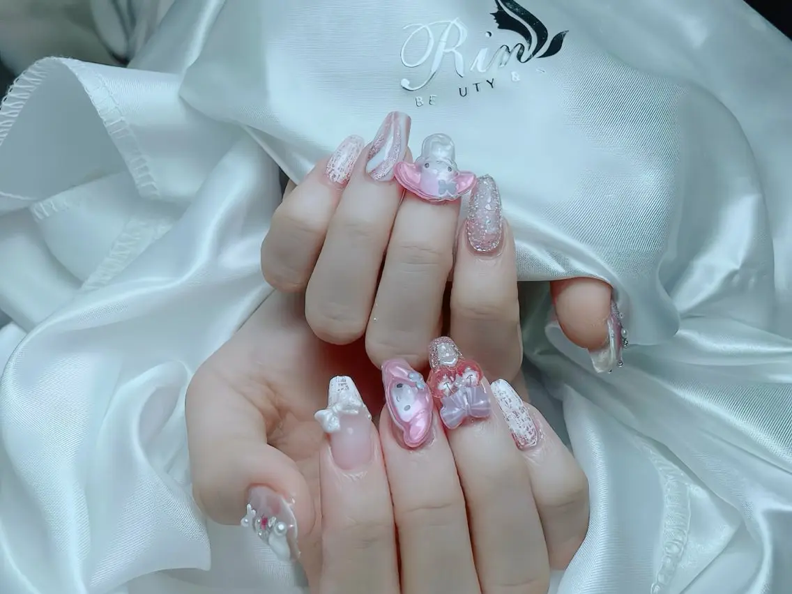 ネイル アニマル柄 ボルドー ブラウン チークネイル フレンチネイル ハンドネイル Rin Nail 新大久保店のネイルデザイン