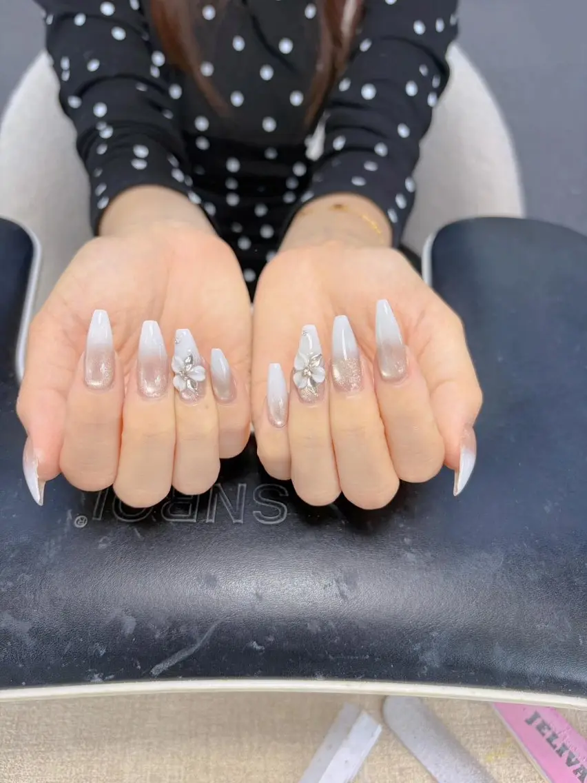 ネイル アートネイル ジェルネイル 韓国ネイル ニュアンスネイル ハンドネイル Luna Nail.Novaのネイルデザイン