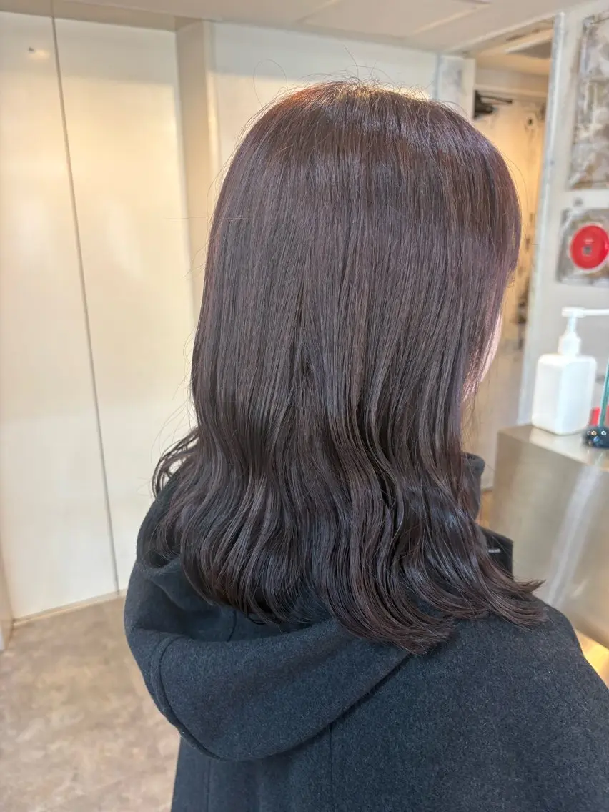 ミディアム ヘアカラー シモイケ ルアのヘアスタイル