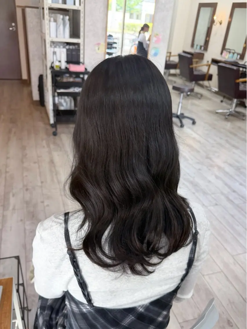 ロング カラー ブラウンカラー ダークブラウン カット ヘアカラー トリートメント イワタ マハ/ minim hairのヘアスタイル