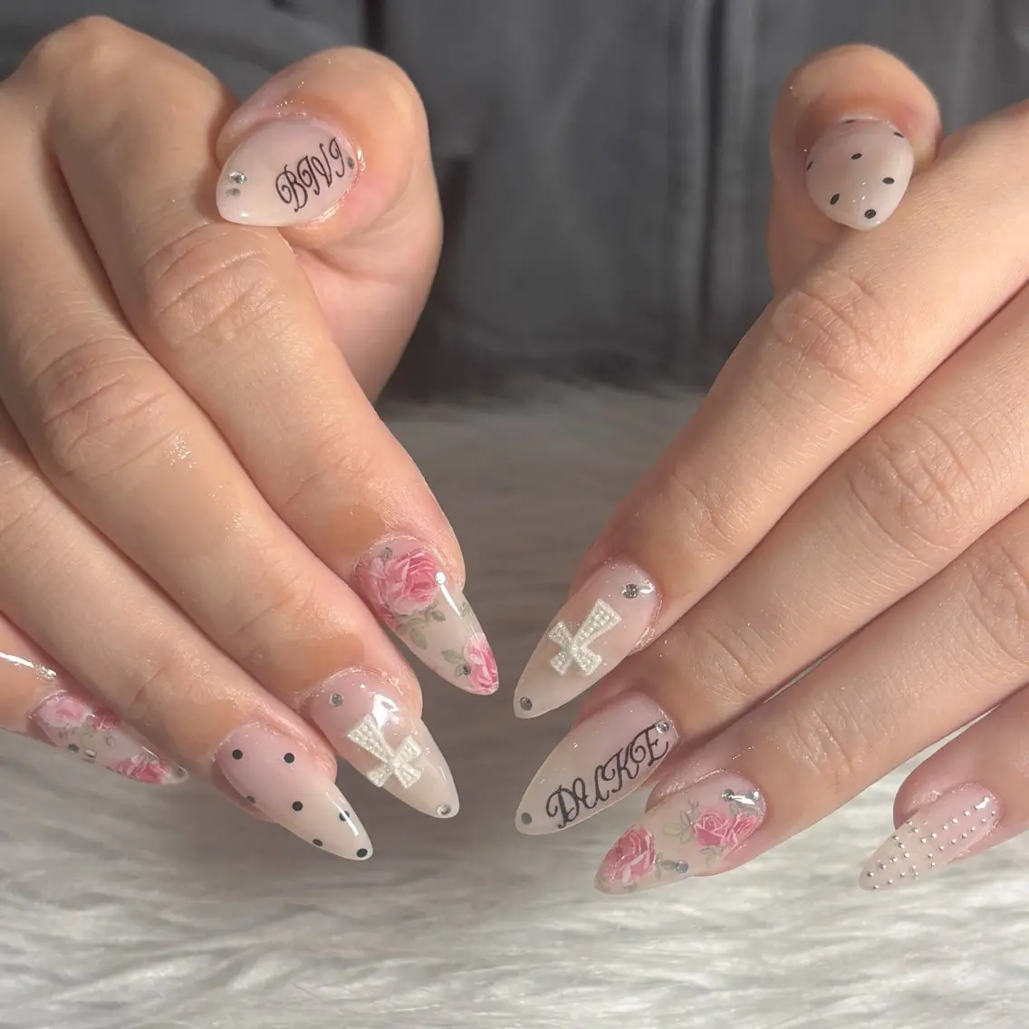 ネイル ハンドネイル LAVISH manaのネイルデザイン