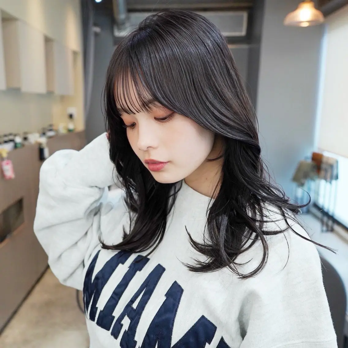 セミロング カラー ベージュカラー ブラウンカラー 透明感カラー グレージュ ハッシュカット カット ヘアカラー shun/ブリーチ なしダブルカラーのヘアスタイル