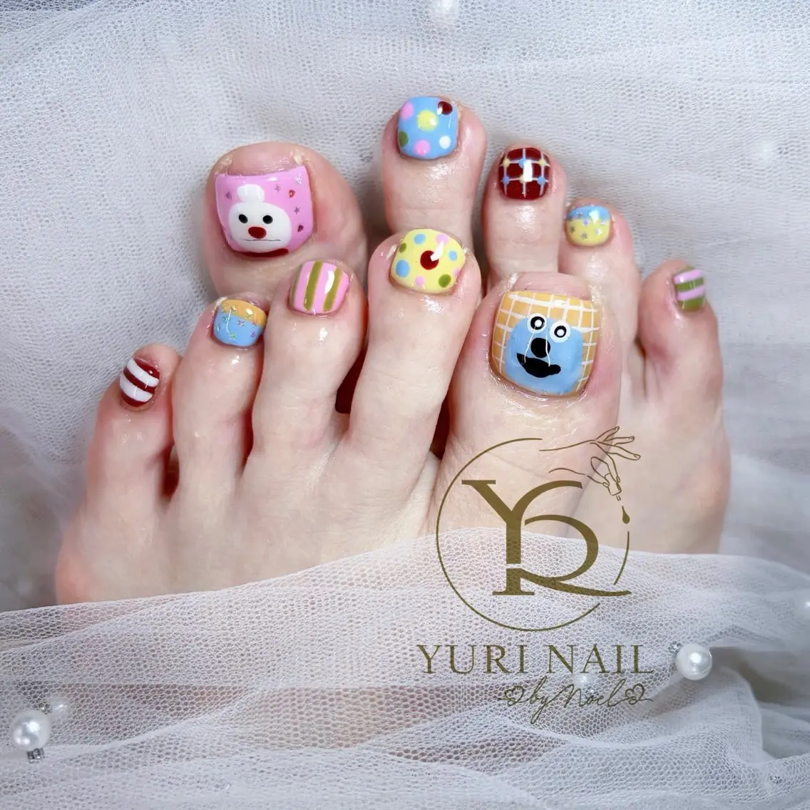 ネイル チークネイル フットネイル フレンチネイル グラデーション キラキラネイル フットネイル ハンドケア YURI Nail Funabashiのネイルデザイン