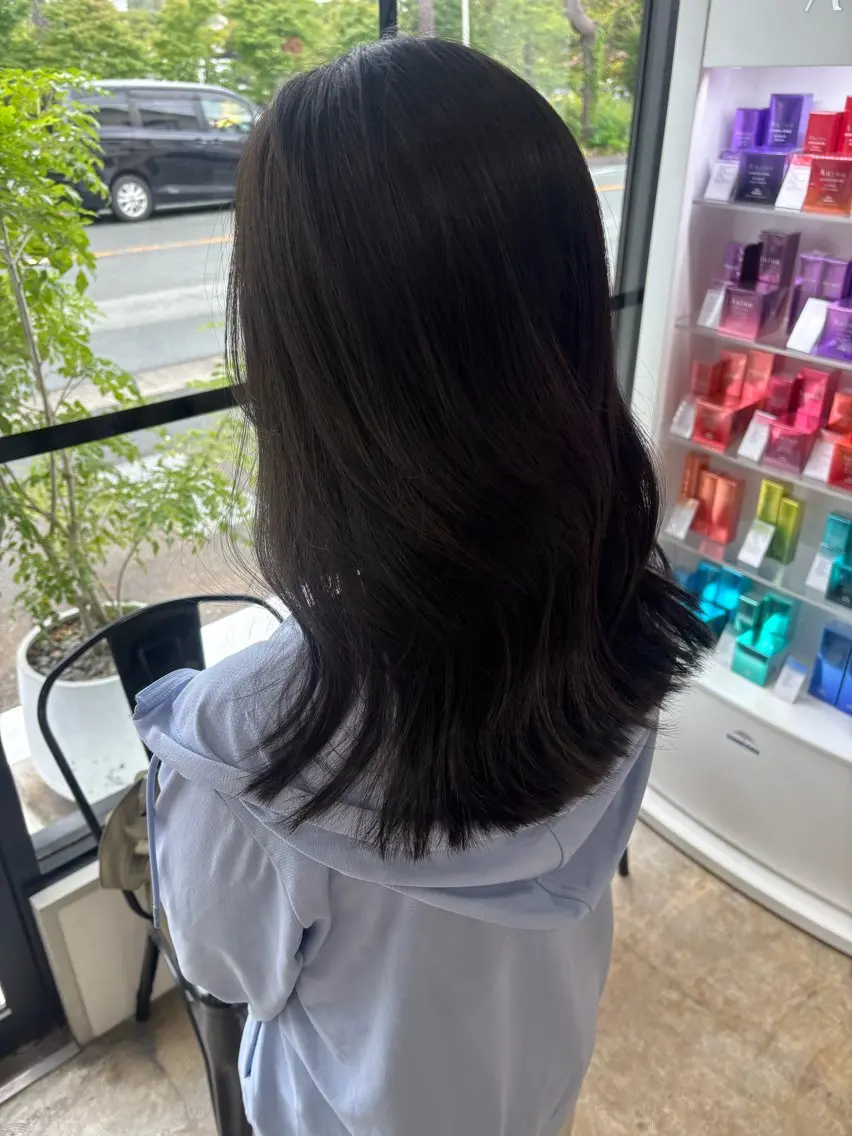 セミロング カット ヤマグチ ユキナのヘアスタイル