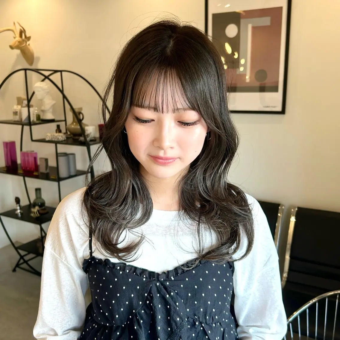セミロング 鳥居 愛子のヘアスタイル