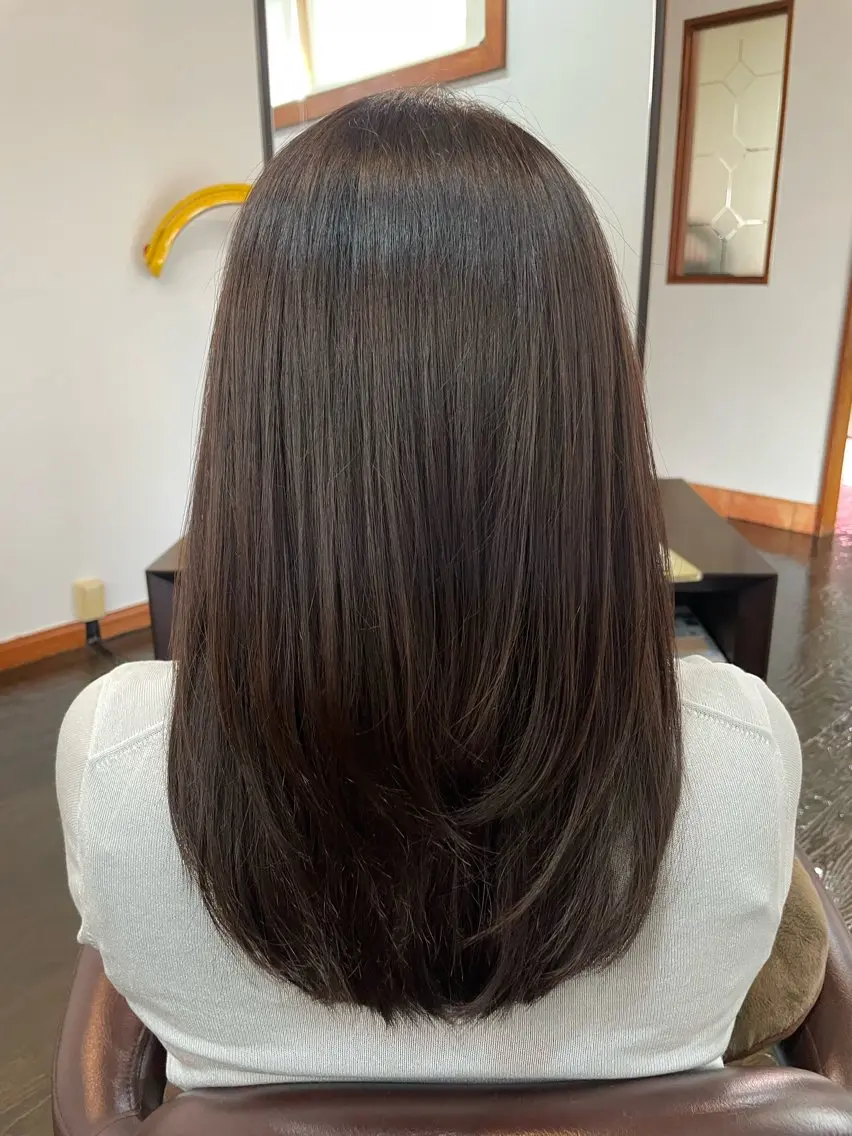 セミロング レイヤーカット La Ruelle✨ 谷野早苗【髪質改善】のヘアスタイル