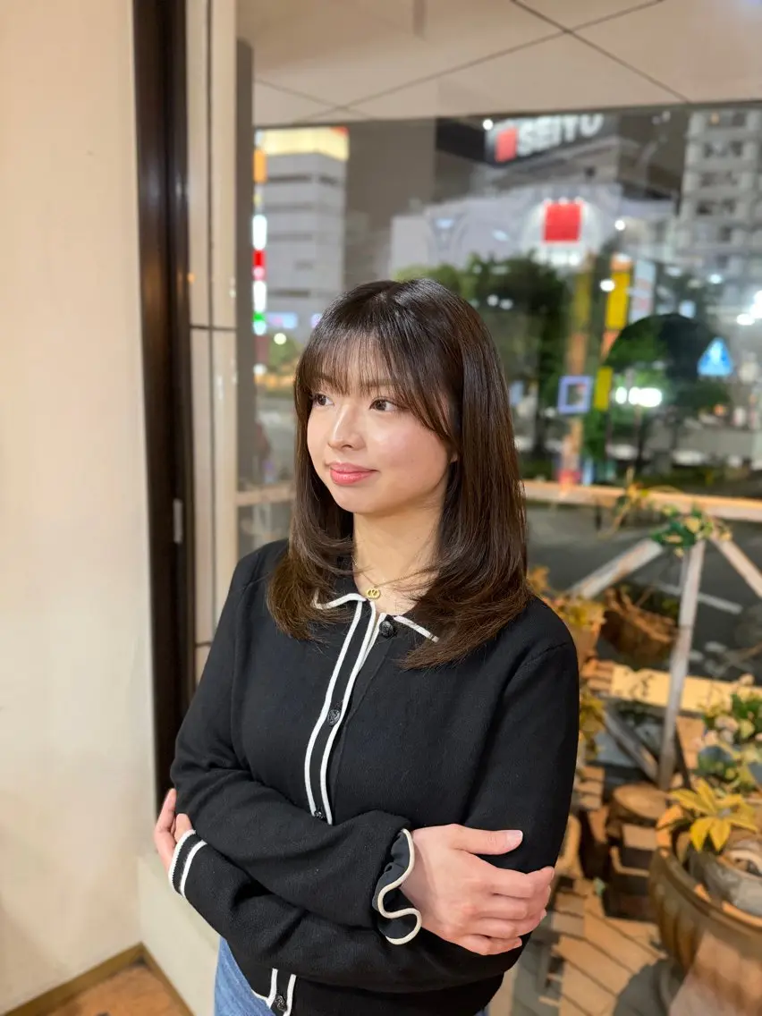 ミディアム 岩崎 あやねのヘアスタイル