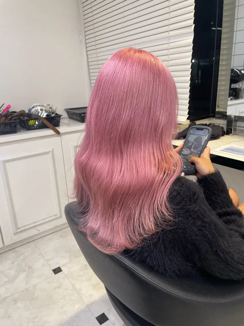 ロング カラー ヘアアレンジ ブリーチ ダブルカラー ピンクカラー ヘアカラー ピンク・ベージュ🩰 カラー🫧とらのヘアスタイル