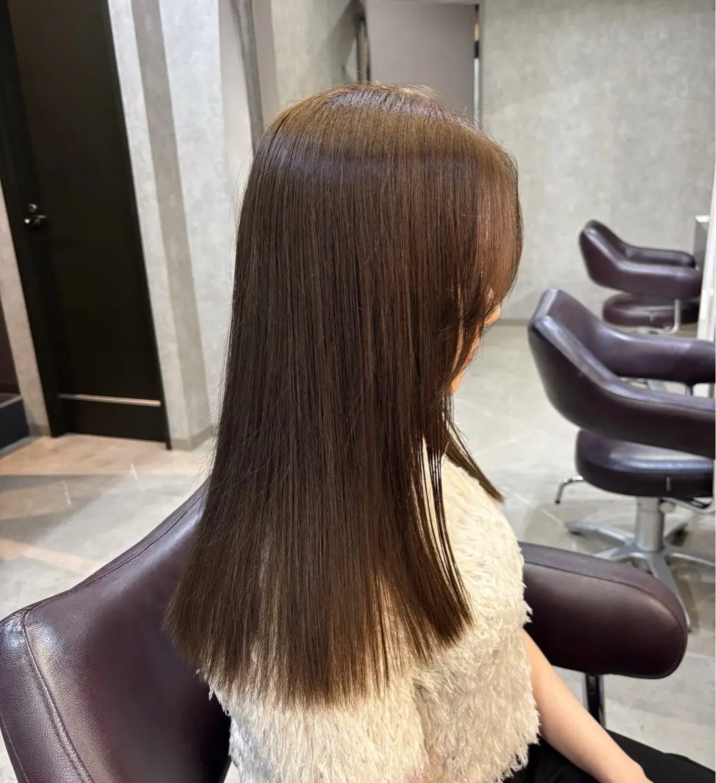 セミロング カラー アッシュ 浦川 まどかのヘアスタイル