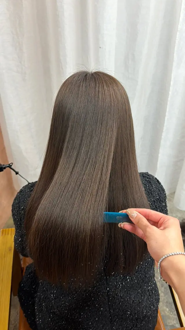 セミロング ヘアカラー ともざねゆか UniQ/岡山駅のヘアスタイル