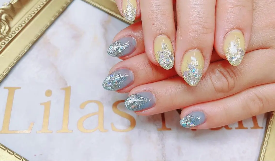 ネイル オーロラネイル フレンチネイル ジェルネイル ガラスフレンチ グラデーション Lilas Nailのネイルデザイン