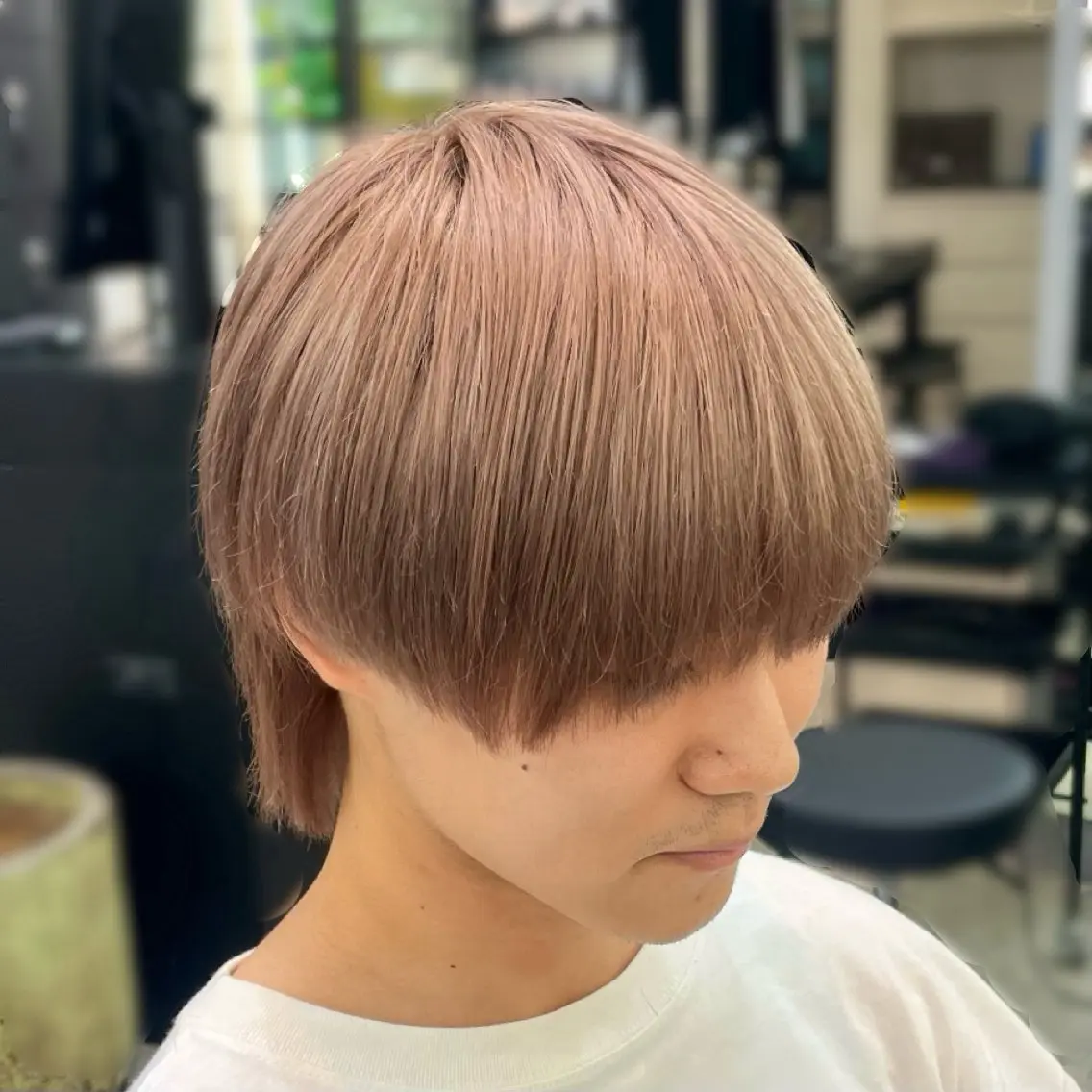 ショート カラー メンズ メンズブリーチ ベージュカラー ブリーチ ピンクカラー ピンクベージュ カット ヘアカラー トリートメント メンズカラー、パーマ /KANTAのヘアスタイル