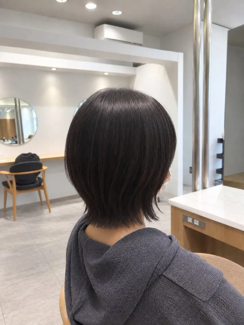 ショート ボブ くびれヘア 納藤 沙羽のヘアスタイル