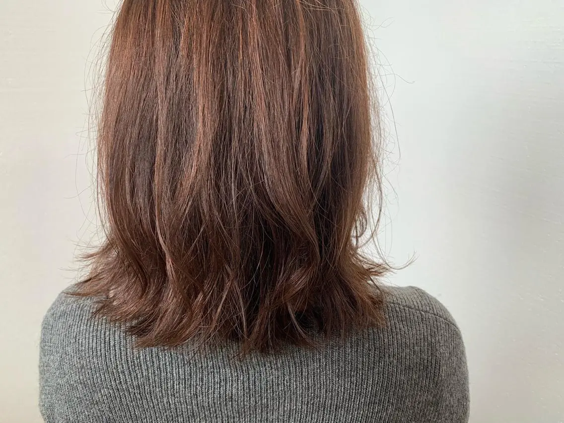 セミロング カラー アッシュ ピンクカラー ピンクアッシュ カット ヘアカラー トリートメント 【Uneユヌ】菊地 春那のヘアスタイル