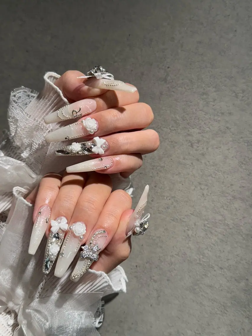 ネイル I-nailロング /ワンホン/キラキラのネイルデザイン