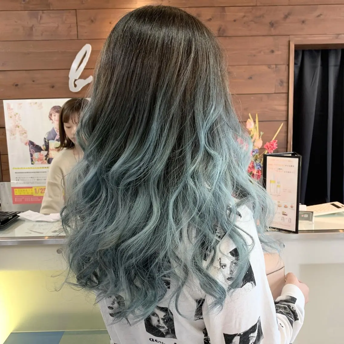ロング レイヤー/艶髪カラー 森本くるみのヘアスタイル