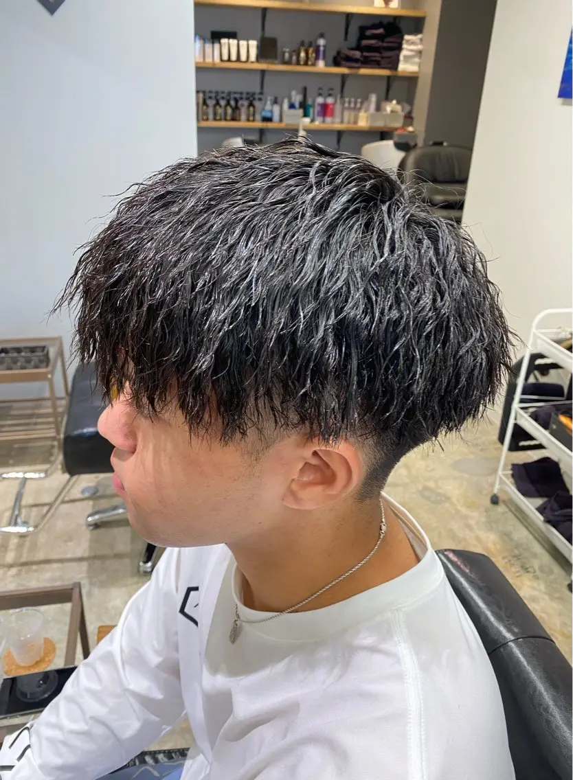 パーマ メンズ メンズパーマ メンズツイストパーマ 波巻きパーマ スパイラルパーマ ツイストパーマ カット パーマ トリートメント 🌴パーマオタク🌴 長谷川 諒佑🌈のヘアスタイル
