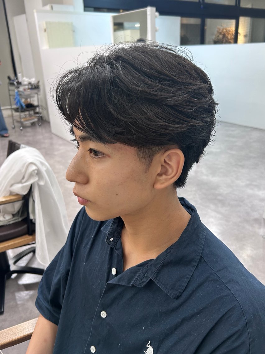 メンズ センターパート カット 八尾 幸那のヘアスタイル